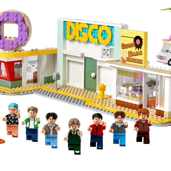 Lego BTS #21339 - Picture 3 of 14